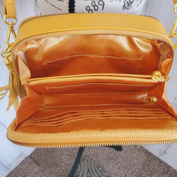 NWOT JOY & IMAN LEATHER DOUBLE ZIPPER CROSSBODY with RFID PROTECTION - Picture 7 of 8